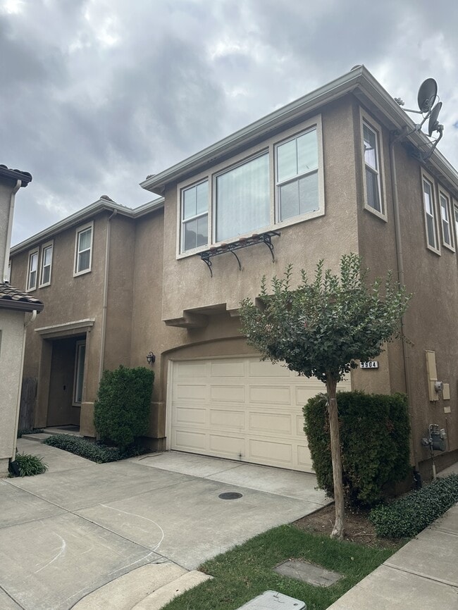 Photo - 3904 Purple Finch Ln