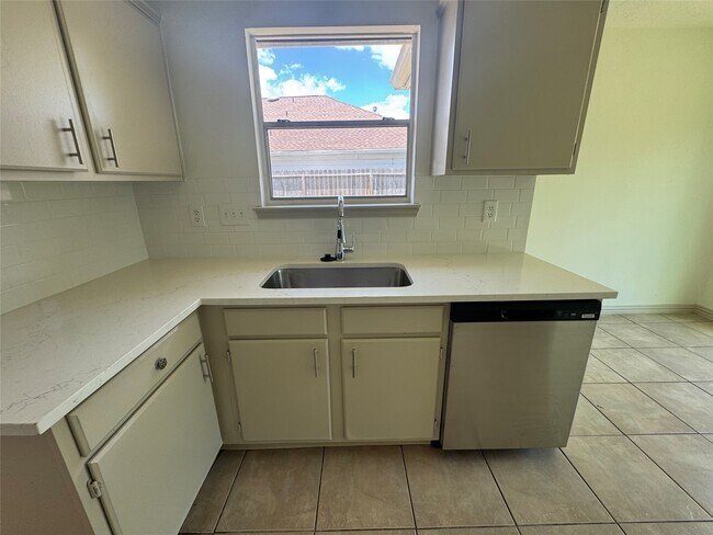 Photo - 6810 Creek Village Dr