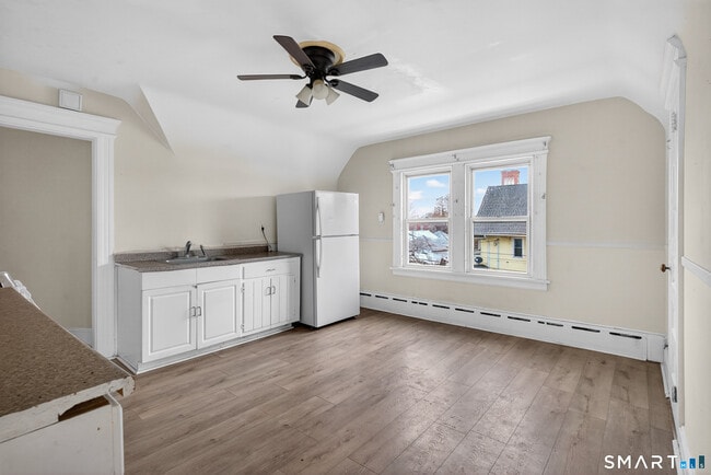 Photo - 361 Ridgefield Ave Unit 3