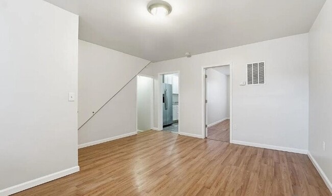 Photo - 1310 N Ellwood Ave