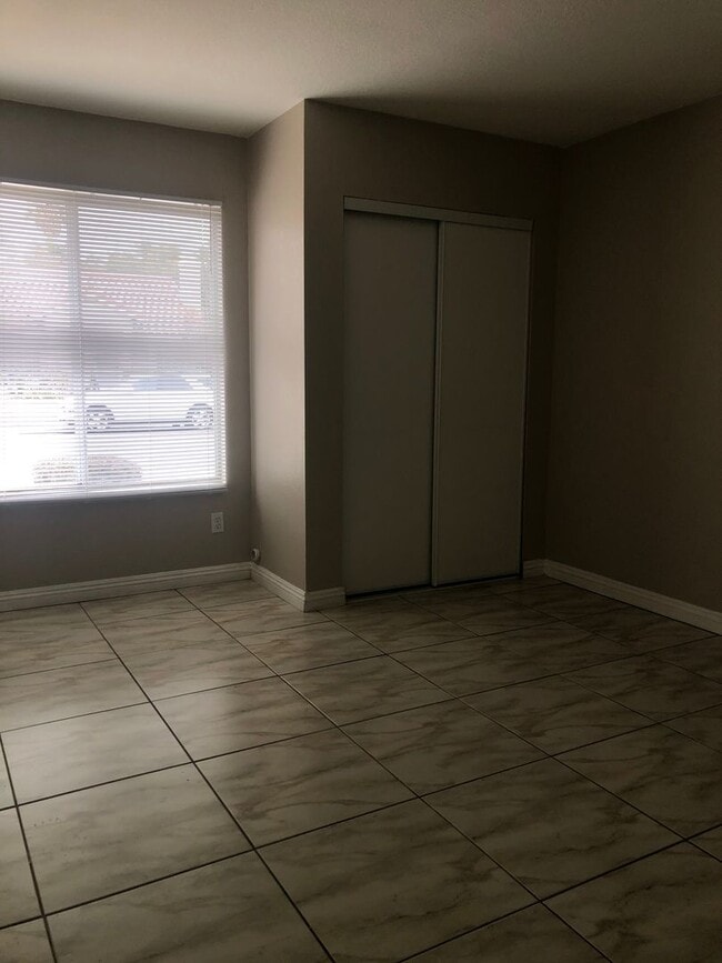 Photo - GORGEOUS SINGLE STORY HOME IN NORTH TOWN READY FOR YOU TO RENT !!