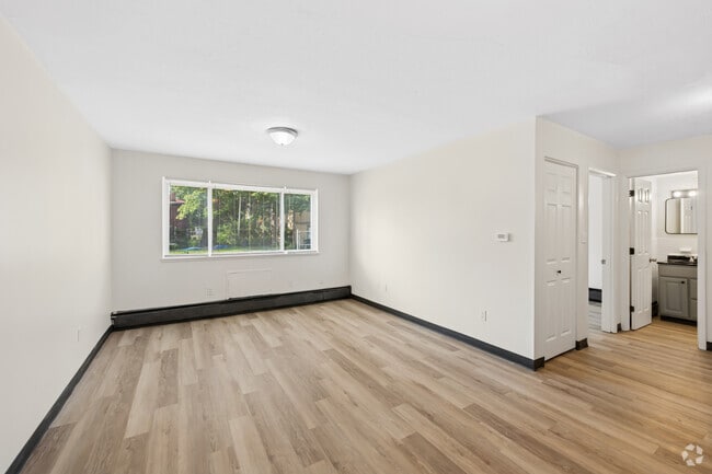 1BR, 1BA - 550SF - Living Room