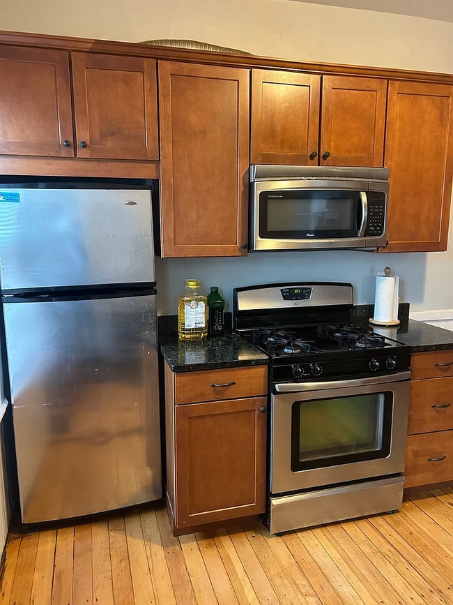 Building Photo - 61 Frederick Ave Unit 2