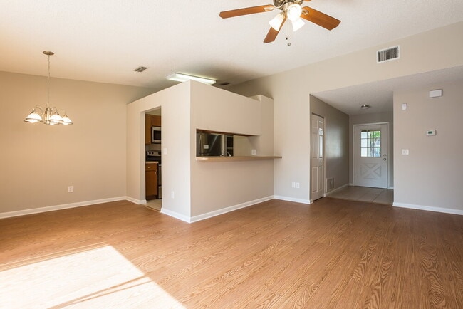 Photo - 317 Regal Park Dr