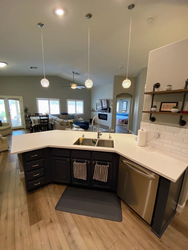 Photo - Americana Property Mgmt - 5 beds 1 story luxury property in gated Aliante community