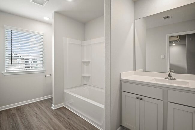 Building Photo - 15695 Honey Cv Dr