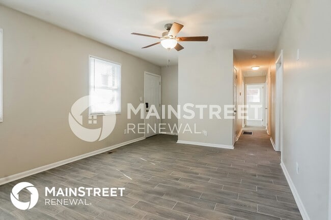 Photo - 2818 Micmac Dr