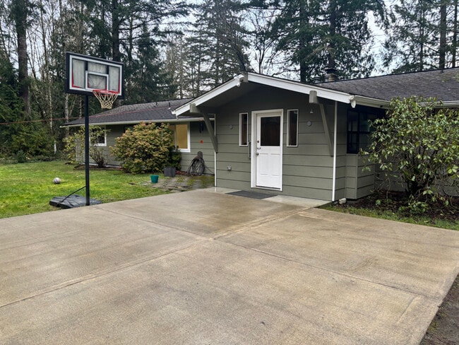 Photo - 4920 Gravelly Beach Rd NW