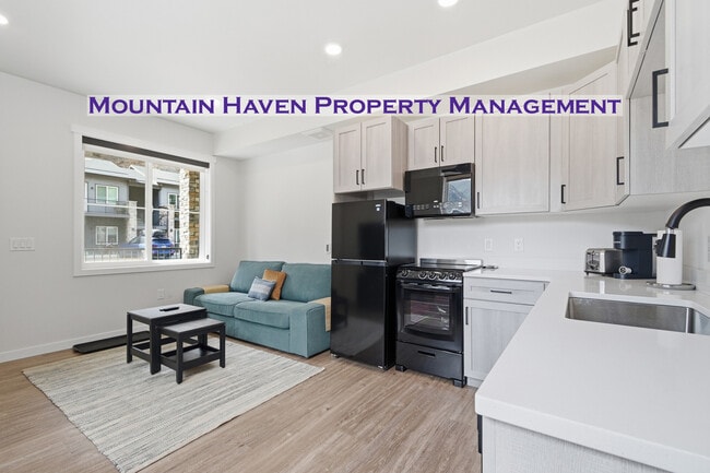 Building Photo - 2115 Hummingbird Wy