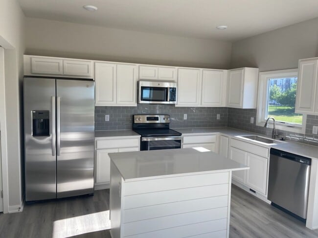 2909 3rd Ave SW