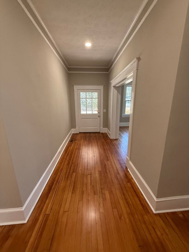 Photo - 4 Bedroom Fully Remodeled House Located in Five Points!
