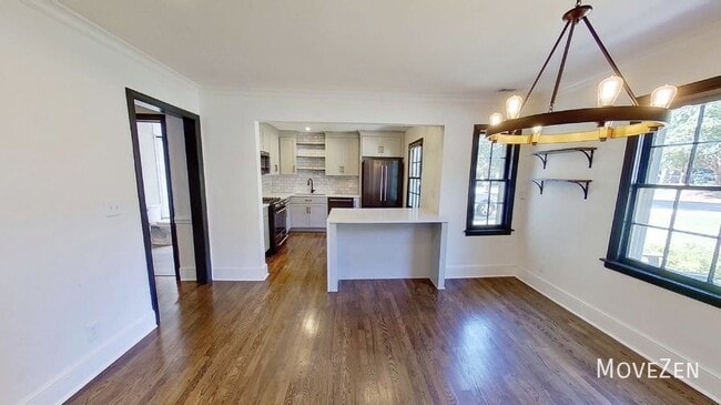 Photo - 1704 Dearmon Dr