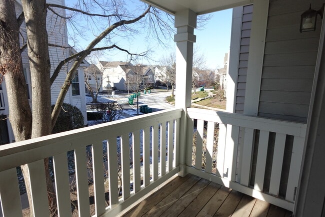 Photo - 881 Essex Cir