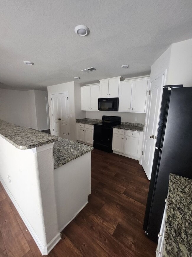 Photo - Beautiful End Unit in Paw Creek Village