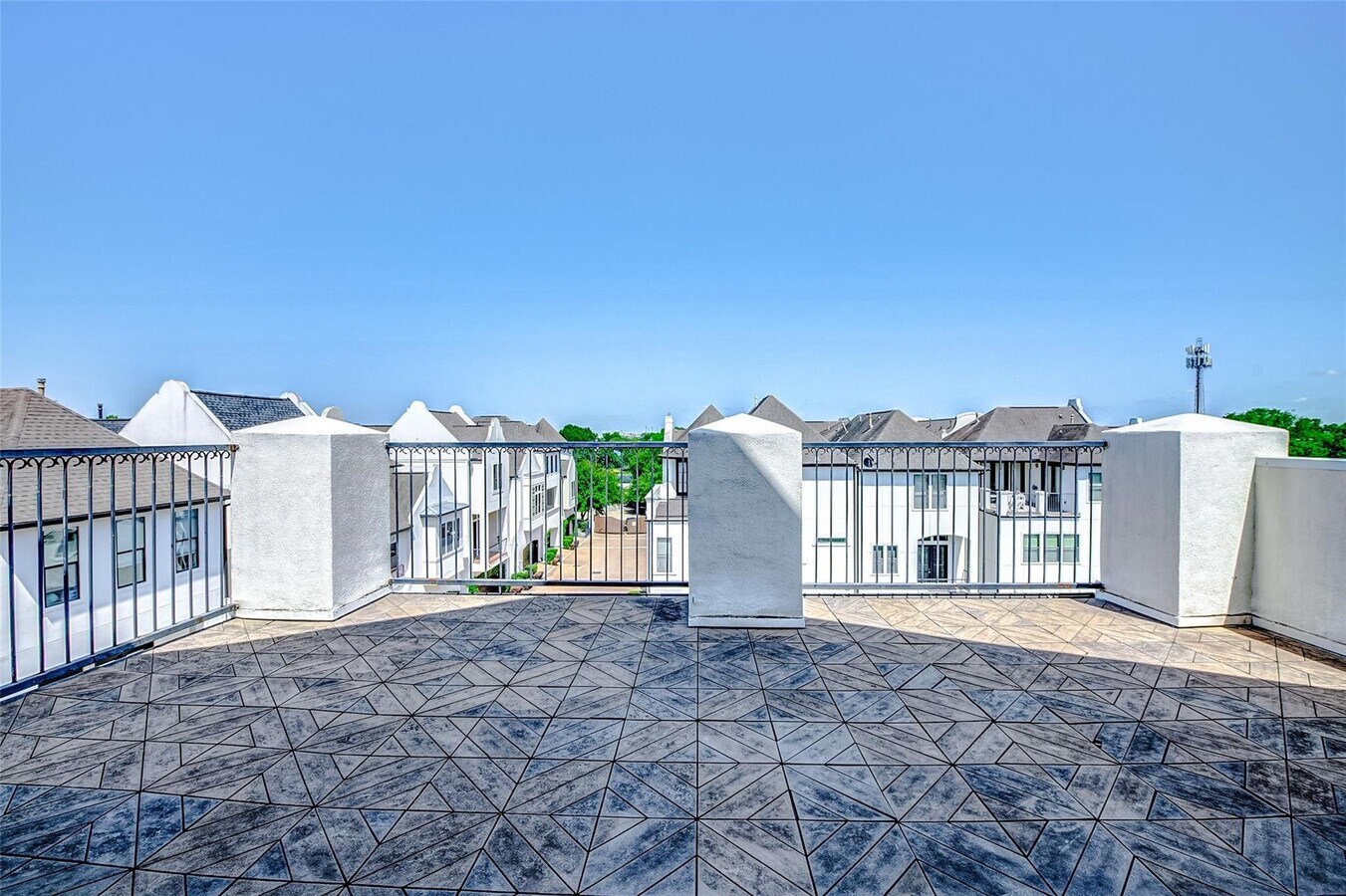 Photo - 9941 Woodwind Ln N