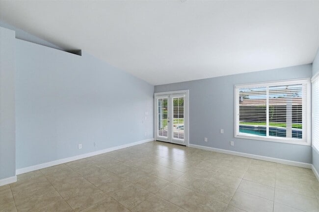 Photo - 4221 E Everett Dr