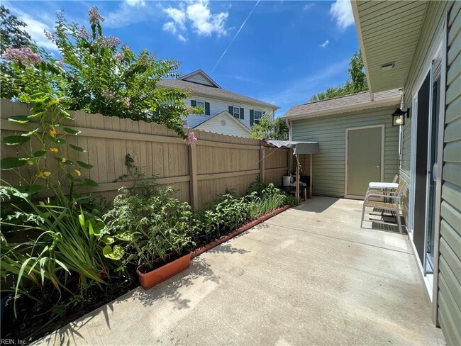 Photo - 2802 Rowling Wy