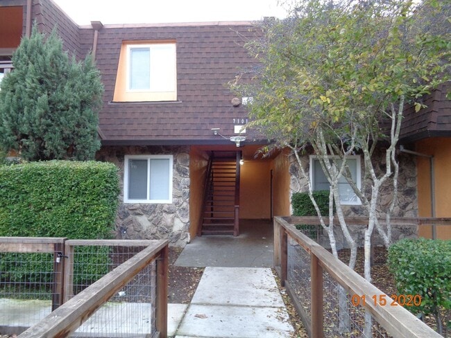 Building Photo - 7101 Avenida Cala Unit #02