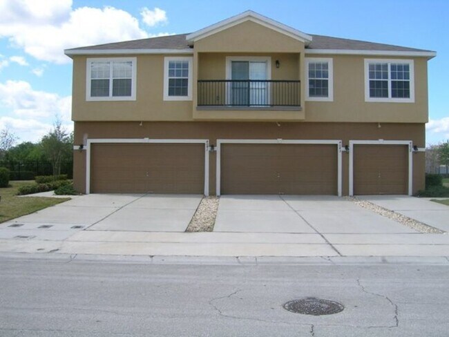 Freshly Painted 3-Bedroom Townhome with Garage and Driveway Parking, in St. Cloud, Florida