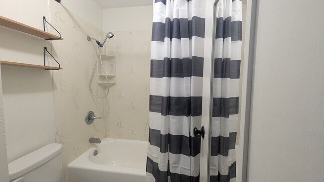 Photo - Beautiful 2 beds 1 bath  1 covered parking in Waialae, Honolulu Unit 423