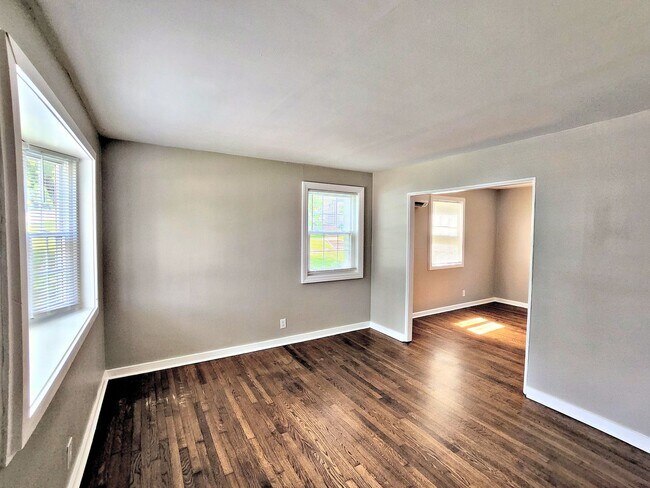 Photo - Beautiful 2BR / 1BA Apartment In Old Town/Five Points!