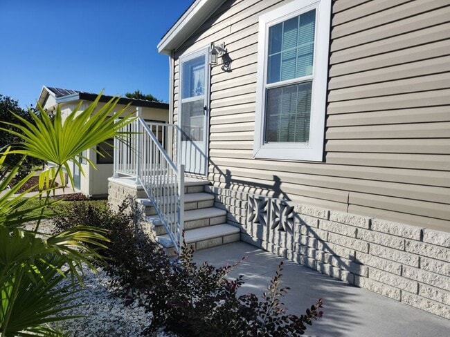 43 Lake Griffin Dr