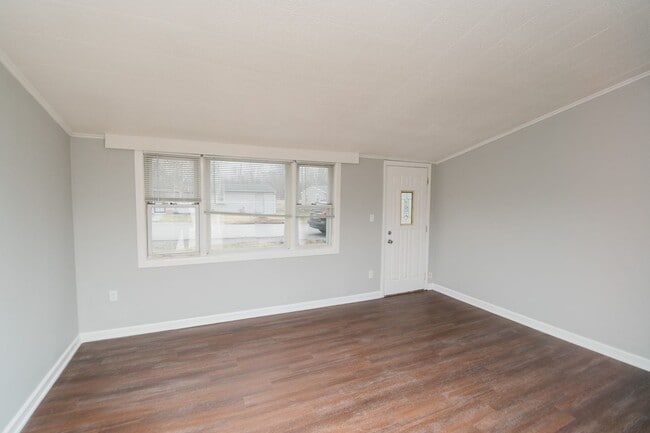 Photo - 3 Bedroom / 1 Bathroom Home for Rent in Crown Point