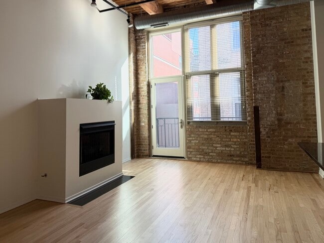 Photo - 1500 W Monroe St Unit 605