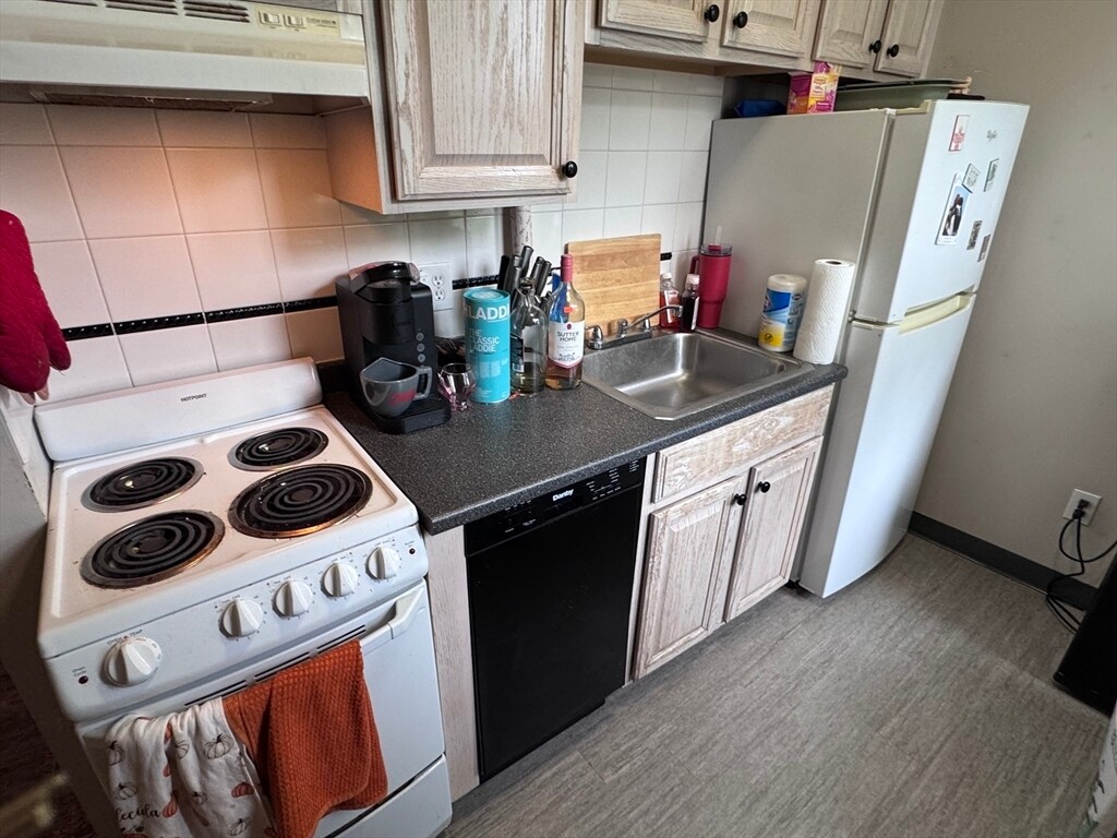 Photo - 206 Chestnut Hill Ave Unit 9