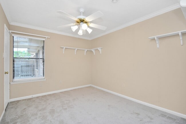 Photo - 2818 Colonial Dr