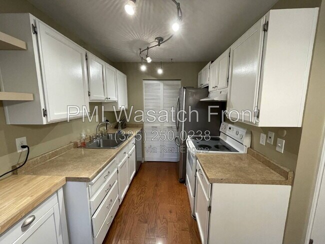Photo - 662 E Cobblestone Ln