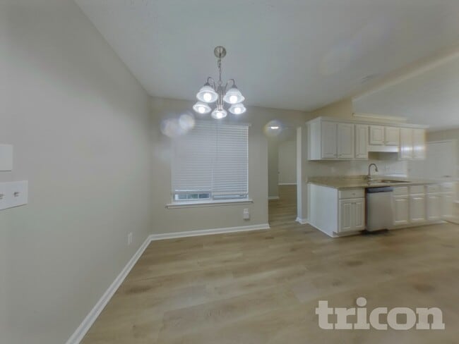 Photo - 130 N Greenfield Cir