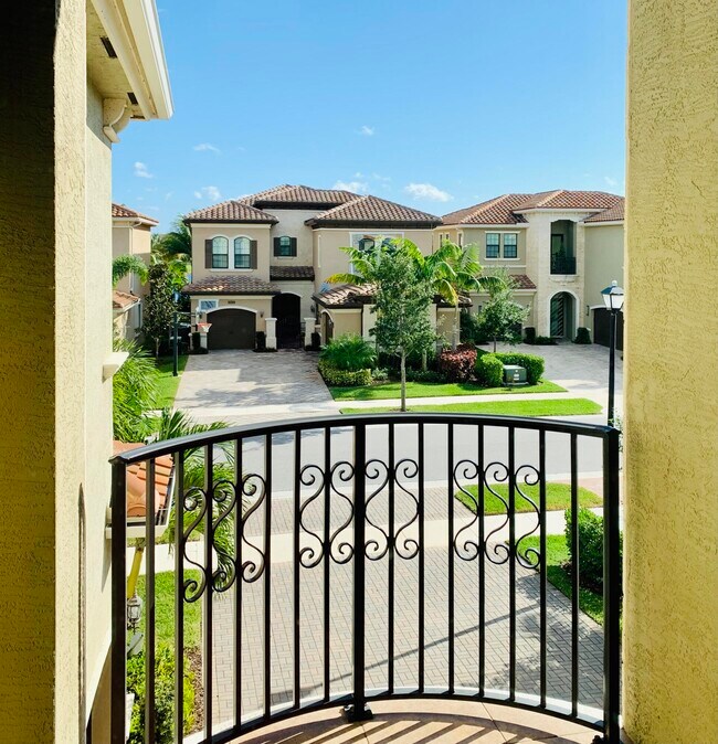 Photo - 16831 Pavilion Way