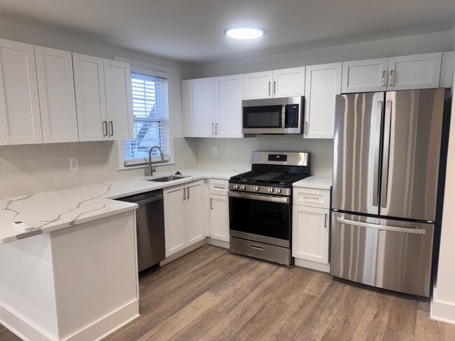 Building Photo - 2339 Haverford Rd