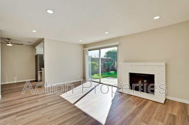 Photo - 1664 Merriton Ct