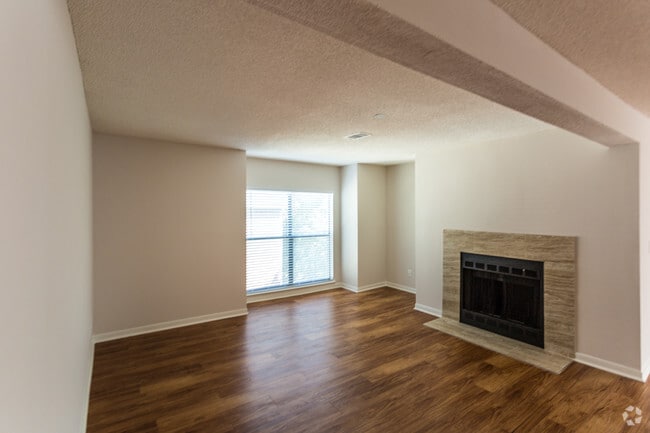 2BR, 2BA - Birch/ 1400 SF - Living Room - Hillmeade