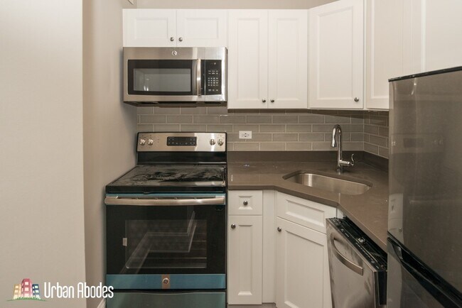 Photo - 818 W Lakeside Pl Unit A00C