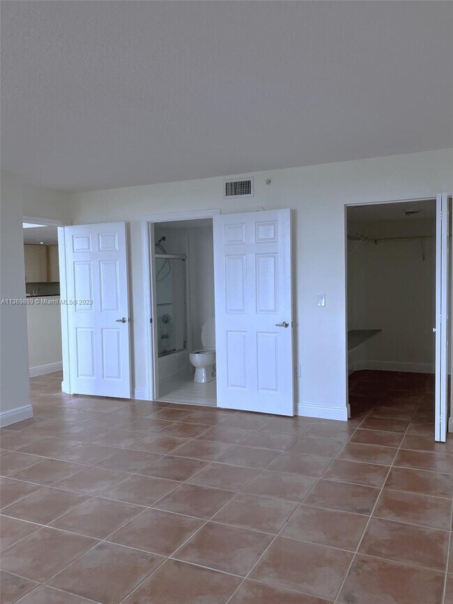 Photo - 3000 Coral Way Unit 621