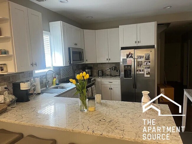 Photo - 2732 N Wilton Ave Unit 2