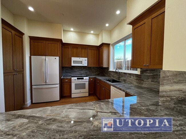 Photo - Beautiful 3 Bedroom, 3 Bathroom Duplex Unit Located on the Upper Westside of Santa Cruz. Brand ne...