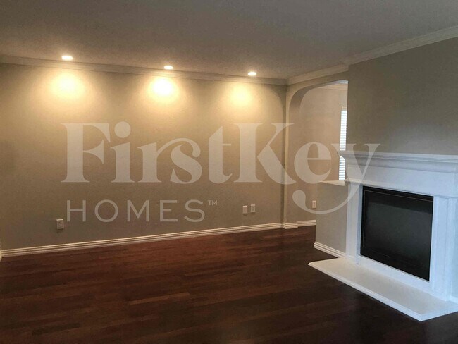 Photo - 621 Stellaway Dr