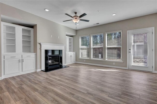 Photo - 1376 Elderwood Way