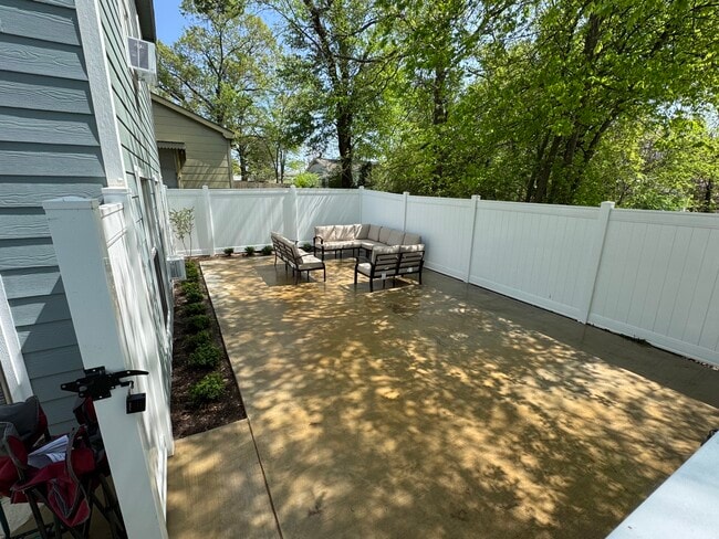 Photo - 204 E Good St Unit Upstairs