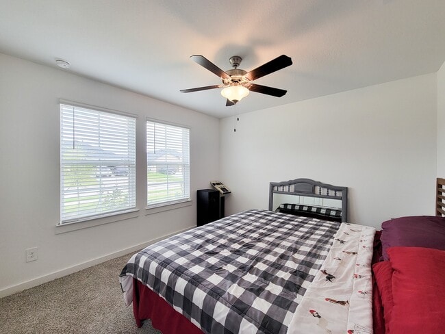 Photo - 1014 Star Grass Ln