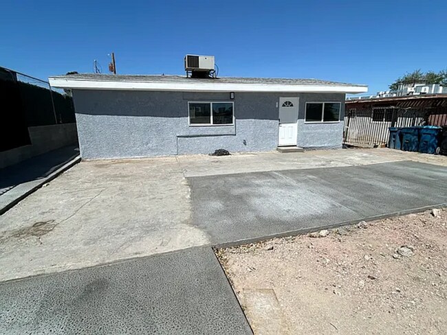 Photo - Modern Living! All-New Remodel with LED Li...