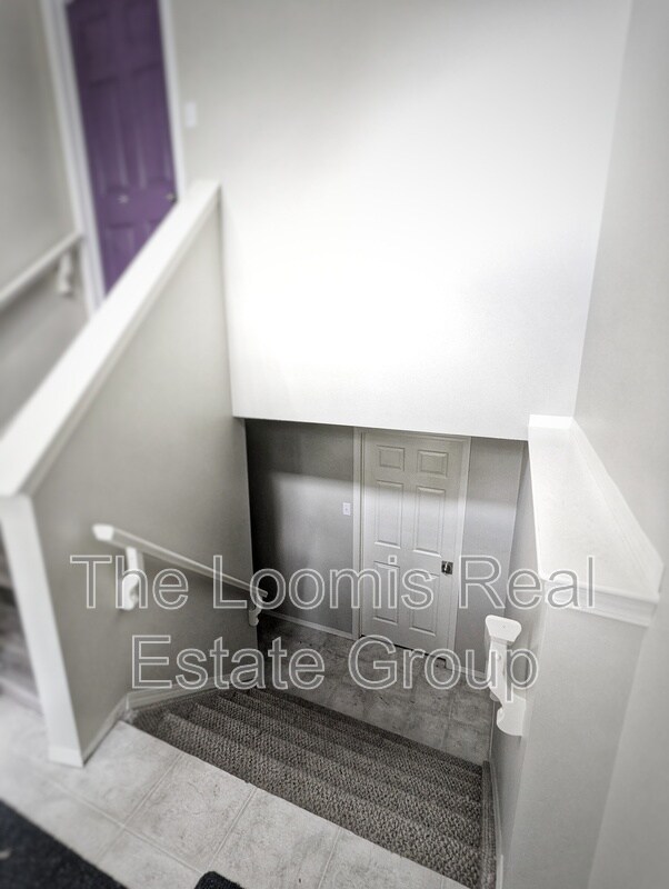 Photo - 2433-232B 32b St NW