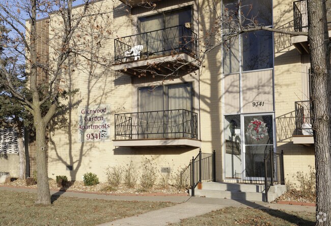 Photo - Glenwood Garden Apartments