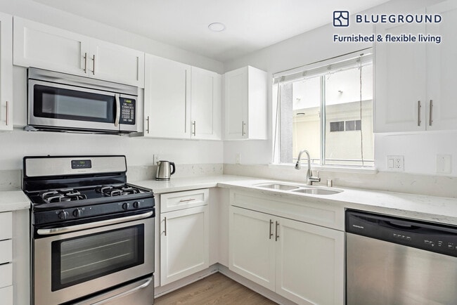 Photo - 16070 W Sunset Blvd Unidad FL2-ID1426