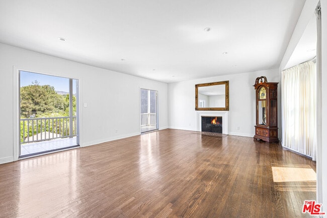 Building Photo - 2411 St George St Rental