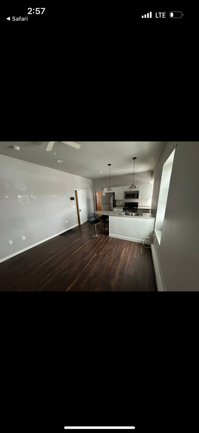 Photo - 115 E Main St